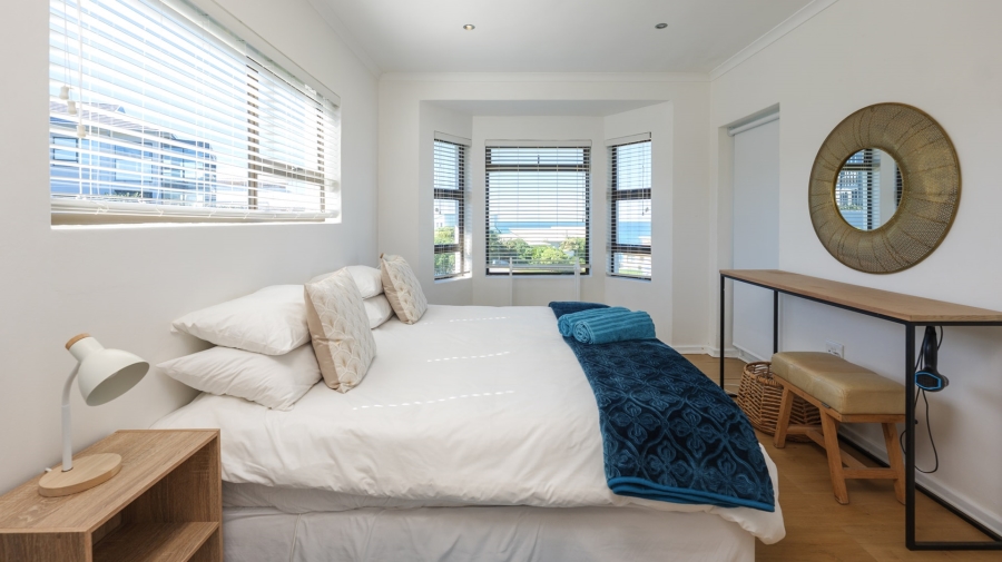 4 Bedroom Property for Sale in Oceanview Heights Western Cape